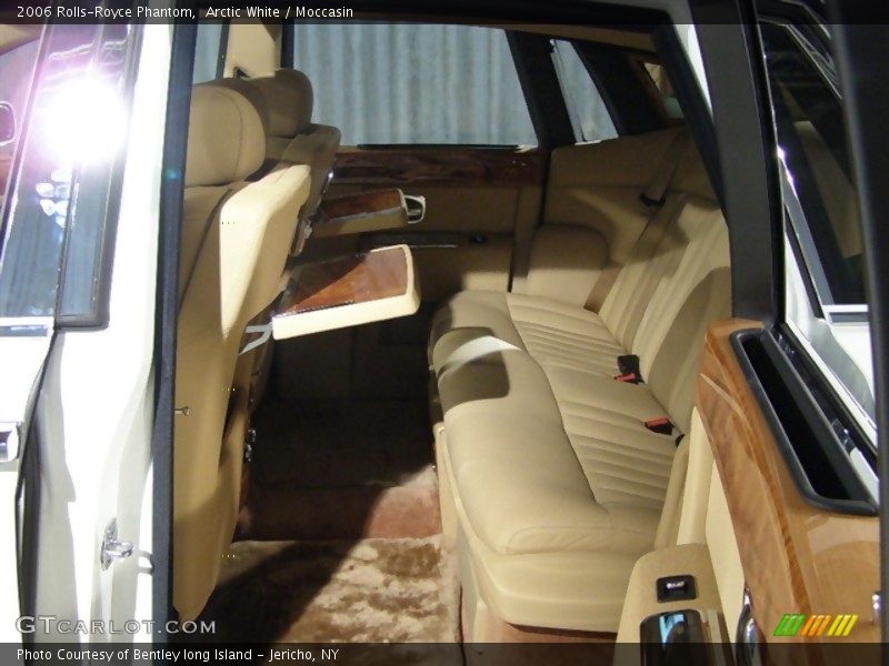 Arctic White / Moccasin 2006 Rolls-Royce Phantom