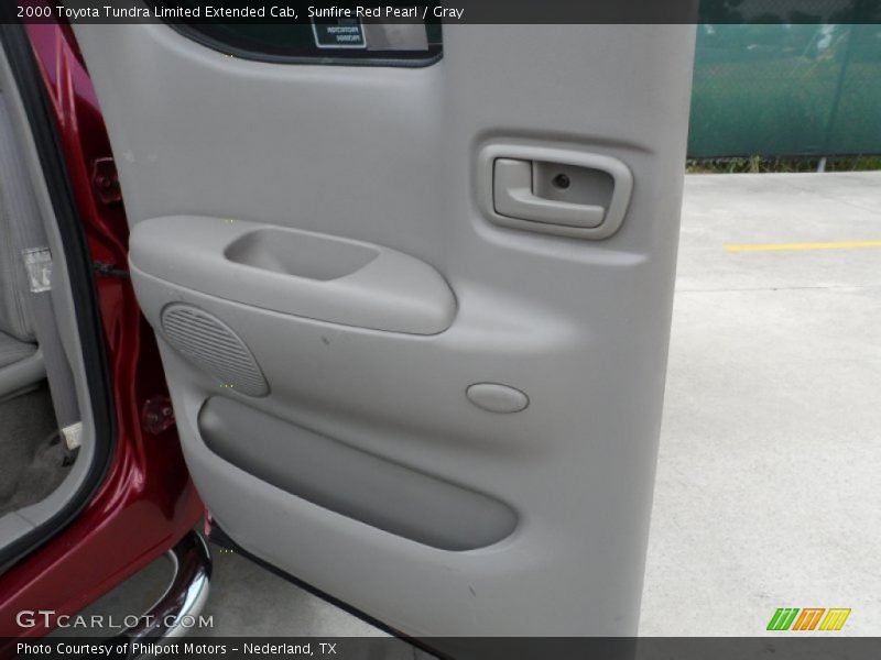 Sunfire Red Pearl / Gray 2000 Toyota Tundra Limited Extended Cab