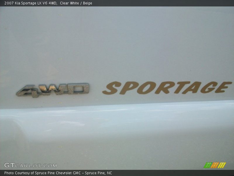 Clear White / Beige 2007 Kia Sportage LX V6 4WD