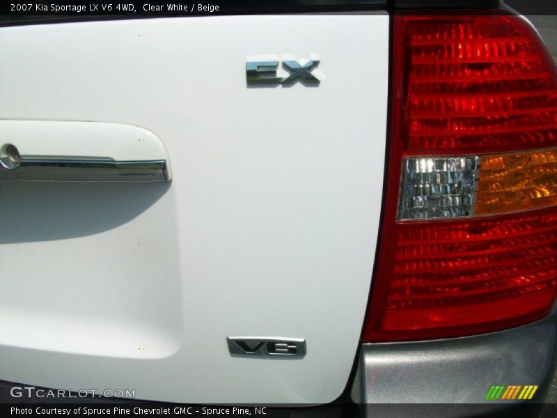 Clear White / Beige 2007 Kia Sportage LX V6 4WD
