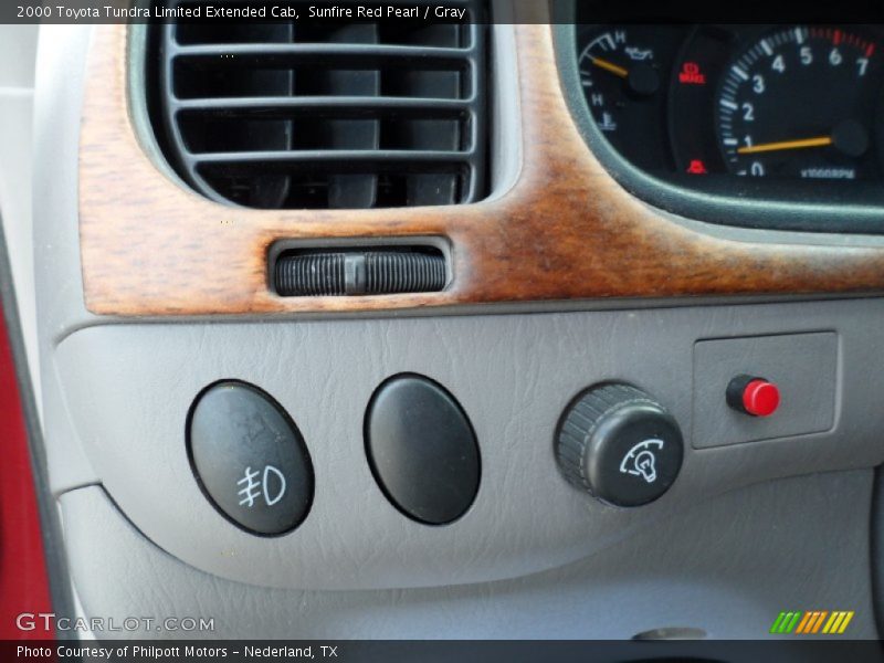 Sunfire Red Pearl / Gray 2000 Toyota Tundra Limited Extended Cab