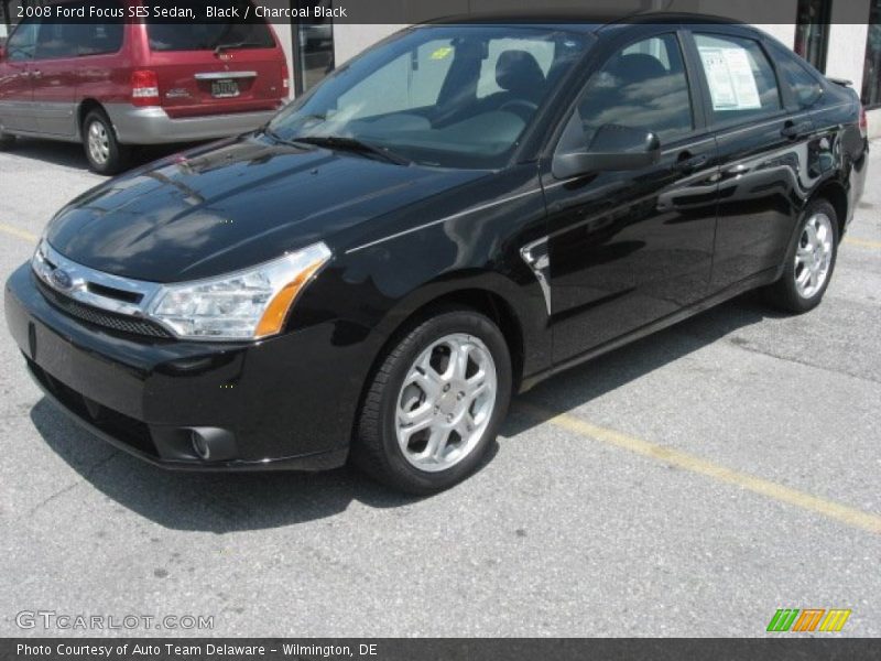 Black / Charcoal Black 2008 Ford Focus SES Sedan