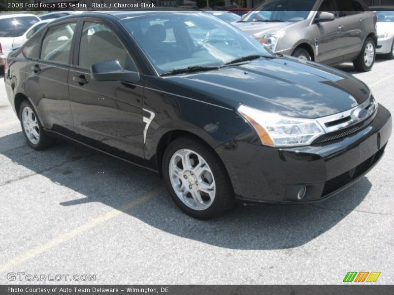 Black / Charcoal Black 2008 Ford Focus SES Sedan
