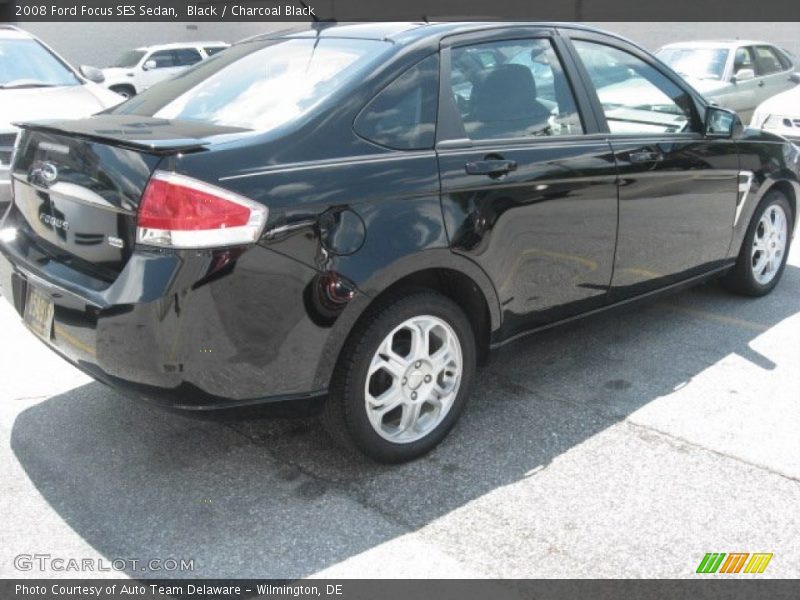 Black / Charcoal Black 2008 Ford Focus SES Sedan