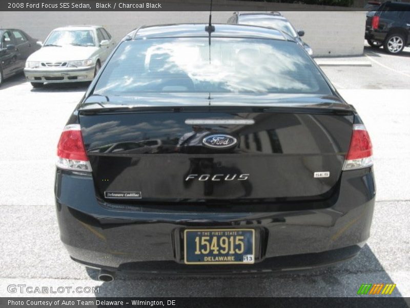 Black / Charcoal Black 2008 Ford Focus SES Sedan