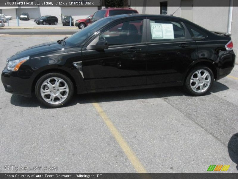 Black / Charcoal Black 2008 Ford Focus SES Sedan
