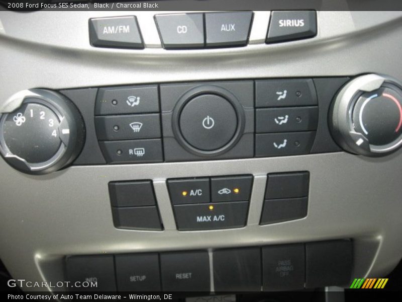 Black / Charcoal Black 2008 Ford Focus SES Sedan