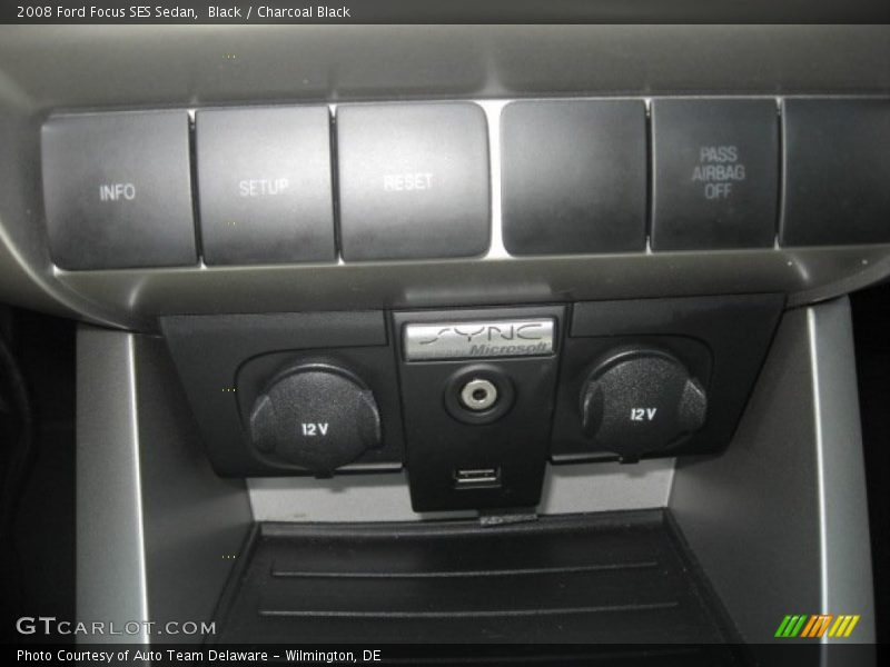 Black / Charcoal Black 2008 Ford Focus SES Sedan