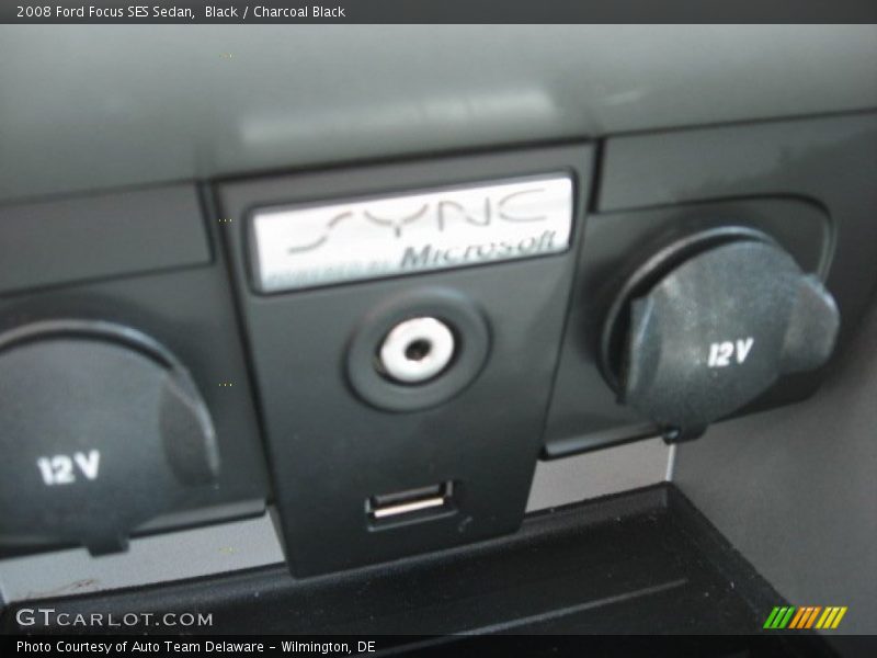 Black / Charcoal Black 2008 Ford Focus SES Sedan