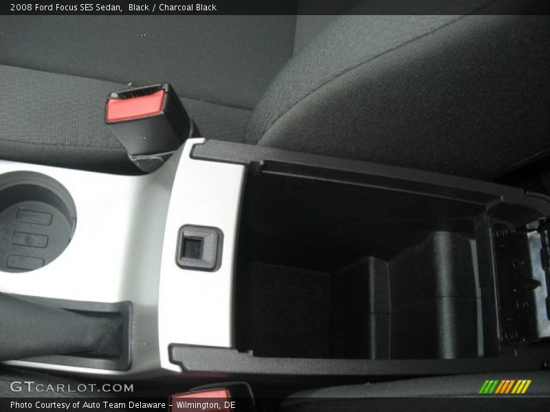 Black / Charcoal Black 2008 Ford Focus SES Sedan