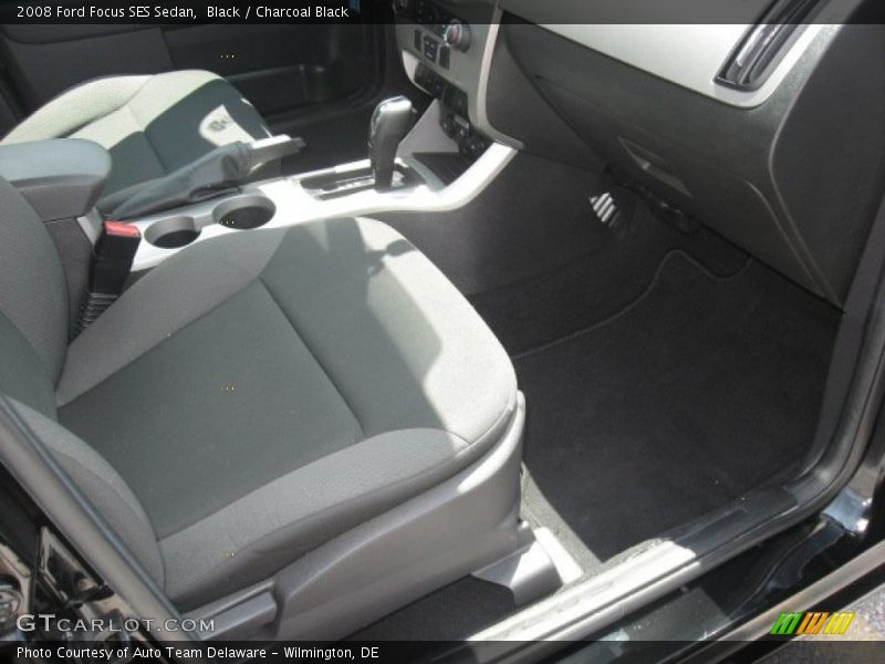Black / Charcoal Black 2008 Ford Focus SES Sedan