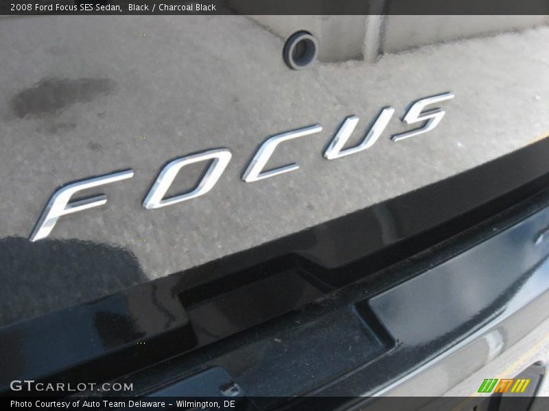 Black / Charcoal Black 2008 Ford Focus SES Sedan