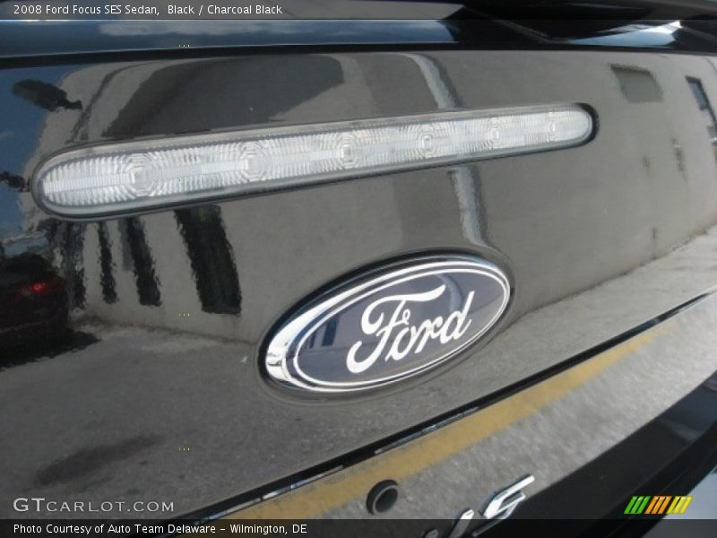 Black / Charcoal Black 2008 Ford Focus SES Sedan