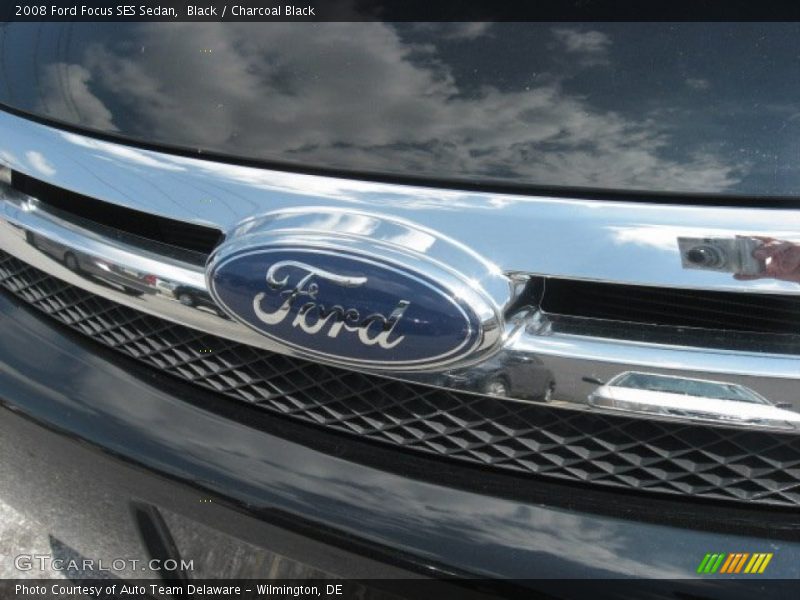 Black / Charcoal Black 2008 Ford Focus SES Sedan