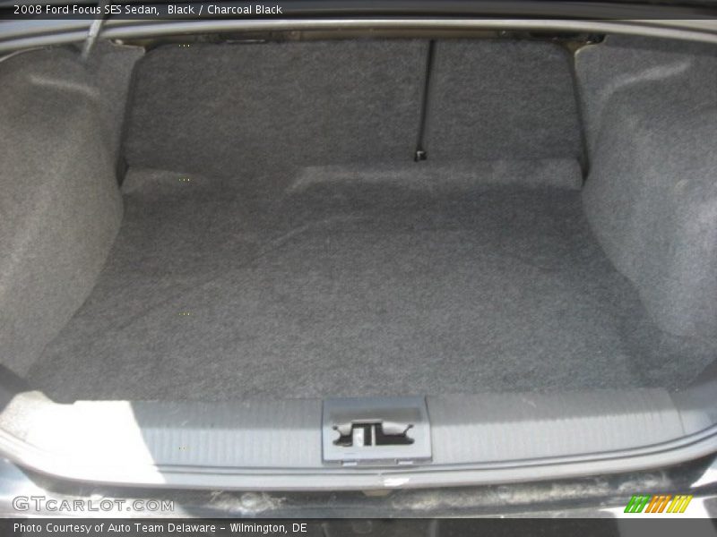 Black / Charcoal Black 2008 Ford Focus SES Sedan