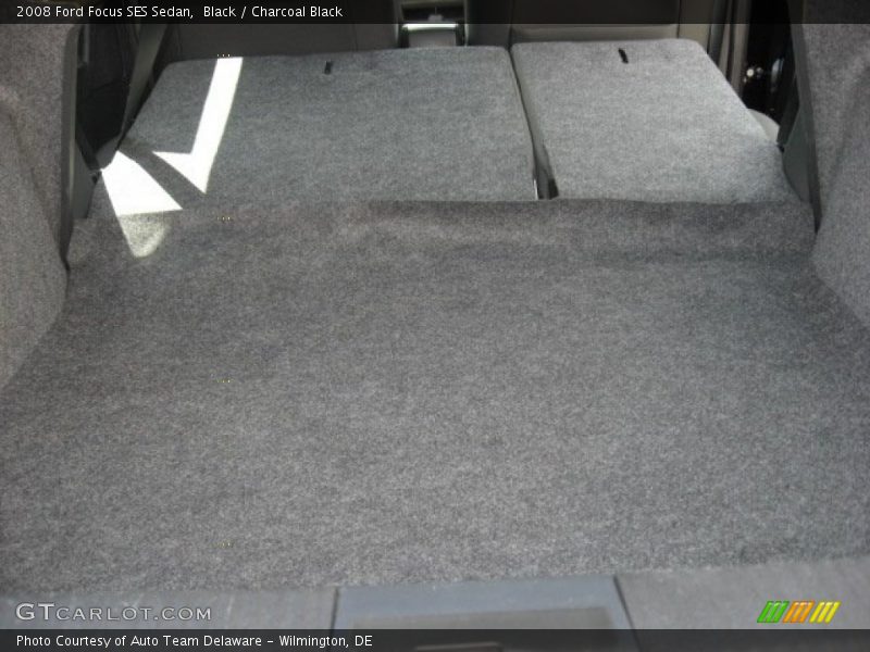 Black / Charcoal Black 2008 Ford Focus SES Sedan