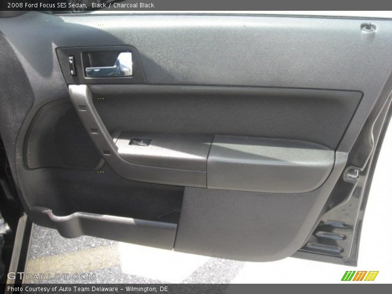 Black / Charcoal Black 2008 Ford Focus SES Sedan
