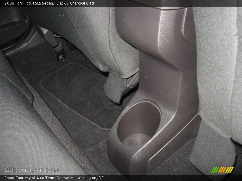 Black / Charcoal Black 2008 Ford Focus SES Sedan