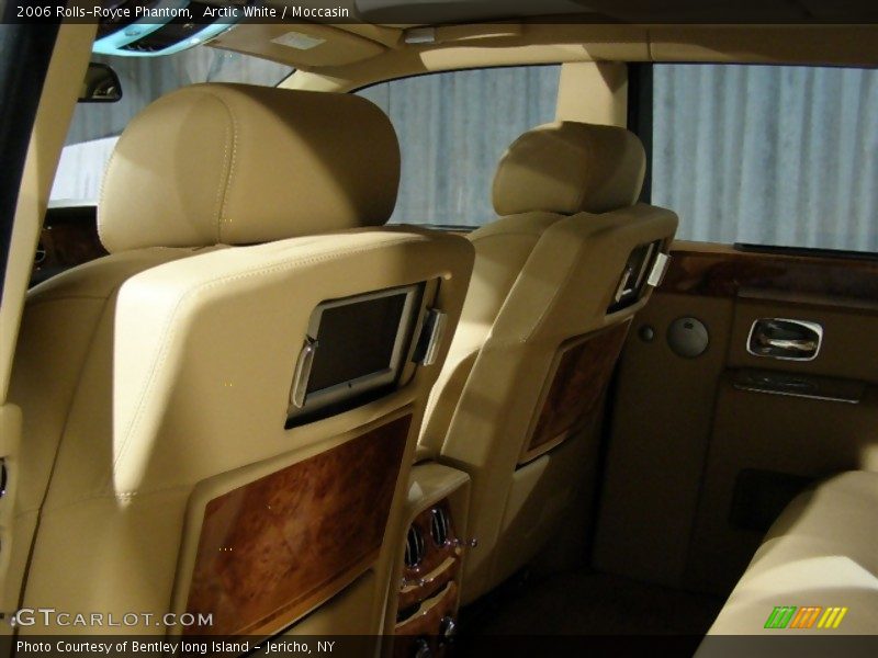 Arctic White / Moccasin 2006 Rolls-Royce Phantom