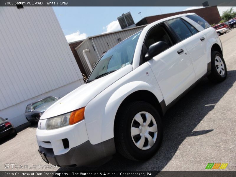 White / Gray 2003 Saturn VUE AWD
