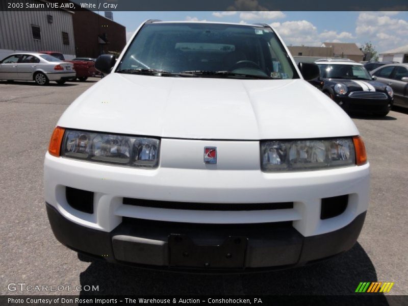 White / Gray 2003 Saturn VUE AWD