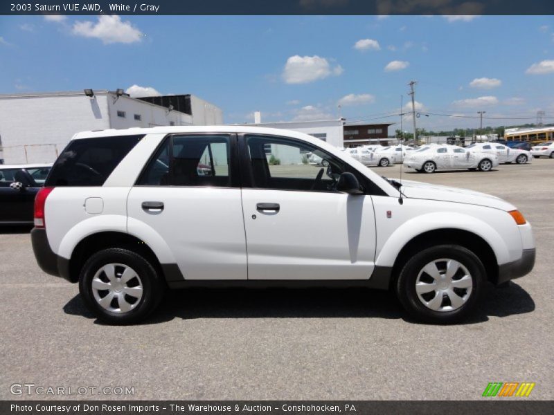 White / Gray 2003 Saturn VUE AWD