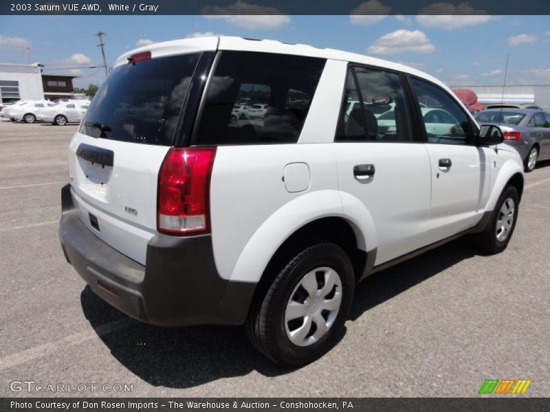 White / Gray 2003 Saturn VUE AWD