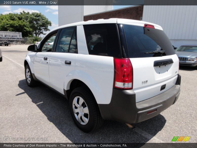 White / Gray 2003 Saturn VUE AWD