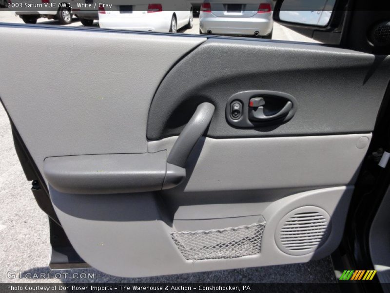 White / Gray 2003 Saturn VUE AWD