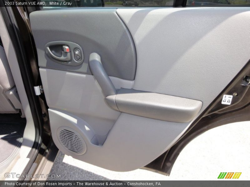 White / Gray 2003 Saturn VUE AWD