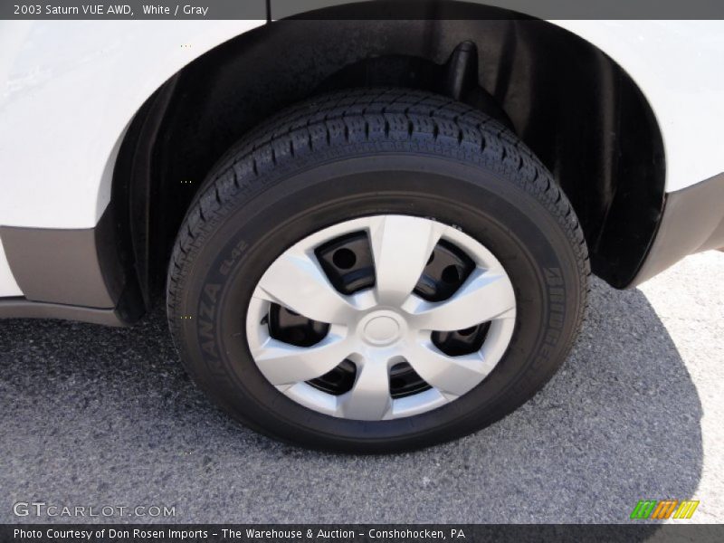 White / Gray 2003 Saturn VUE AWD
