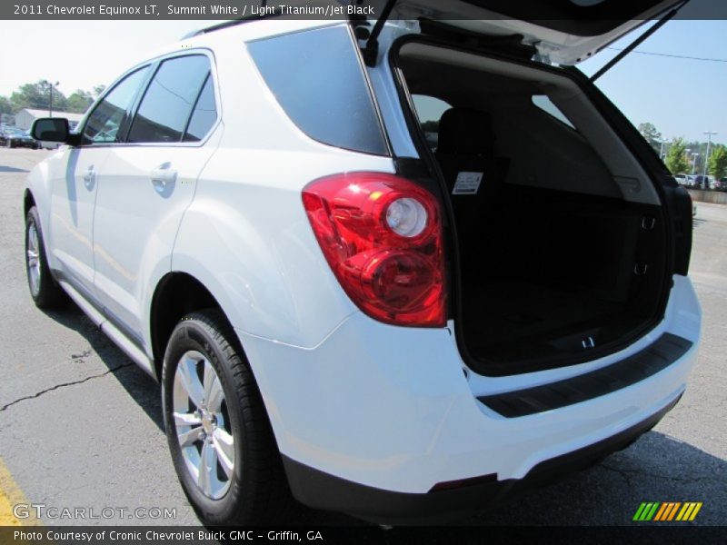 Summit White / Light Titanium/Jet Black 2011 Chevrolet Equinox LT