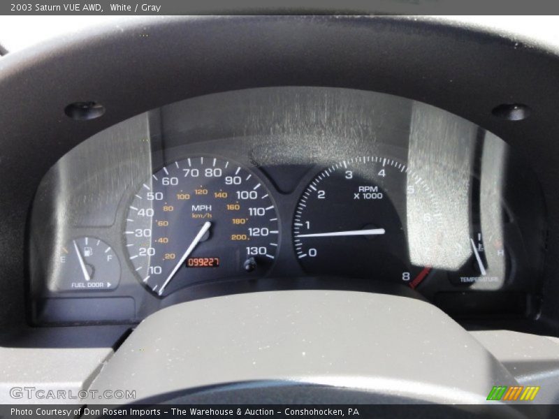White / Gray 2003 Saturn VUE AWD