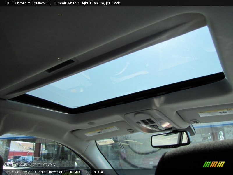Summit White / Light Titanium/Jet Black 2011 Chevrolet Equinox LT