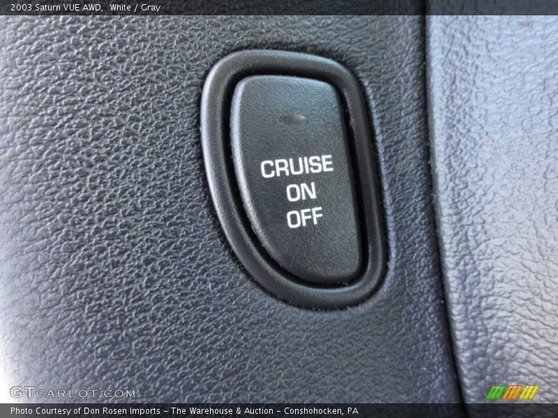 White / Gray 2003 Saturn VUE AWD