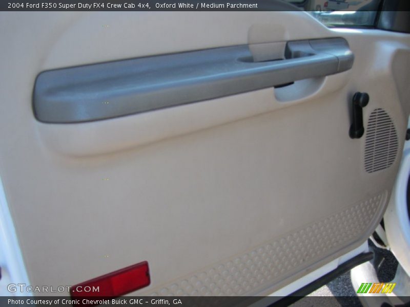 Oxford White / Medium Parchment 2004 Ford F350 Super Duty FX4 Crew Cab 4x4