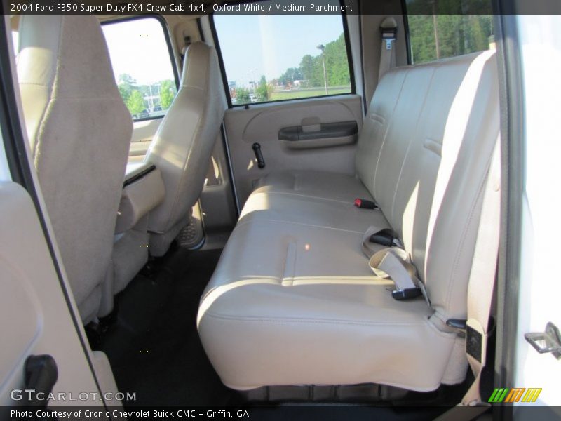 Oxford White / Medium Parchment 2004 Ford F350 Super Duty FX4 Crew Cab 4x4
