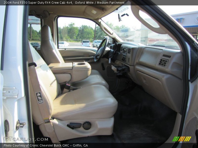 Oxford White / Medium Parchment 2004 Ford F350 Super Duty FX4 Crew Cab 4x4
