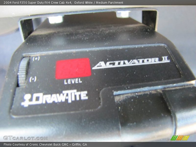 Oxford White / Medium Parchment 2004 Ford F350 Super Duty FX4 Crew Cab 4x4