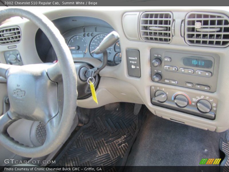 Summit White / Beige 2002 Chevrolet S10 Regular Cab