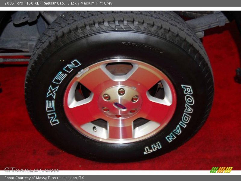 Black / Medium Flint Grey 2005 Ford F150 XLT Regular Cab
