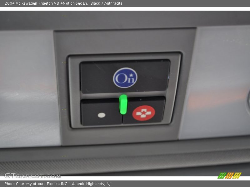 Black / Anthracite 2004 Volkswagen Phaeton V8 4Motion Sedan