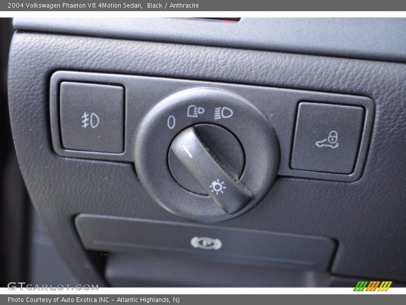 Controls of 2004 Phaeton V8 4Motion Sedan