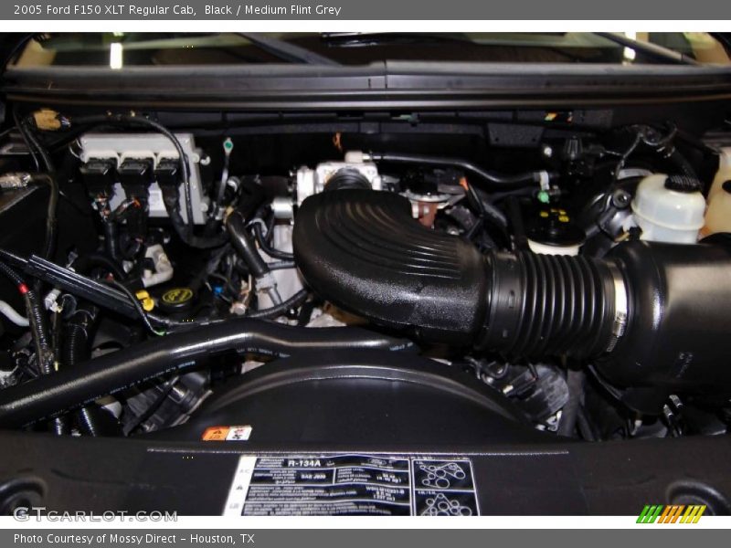 Black / Medium Flint Grey 2005 Ford F150 XLT Regular Cab