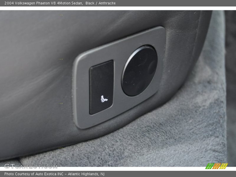 Black / Anthracite 2004 Volkswagen Phaeton V8 4Motion Sedan