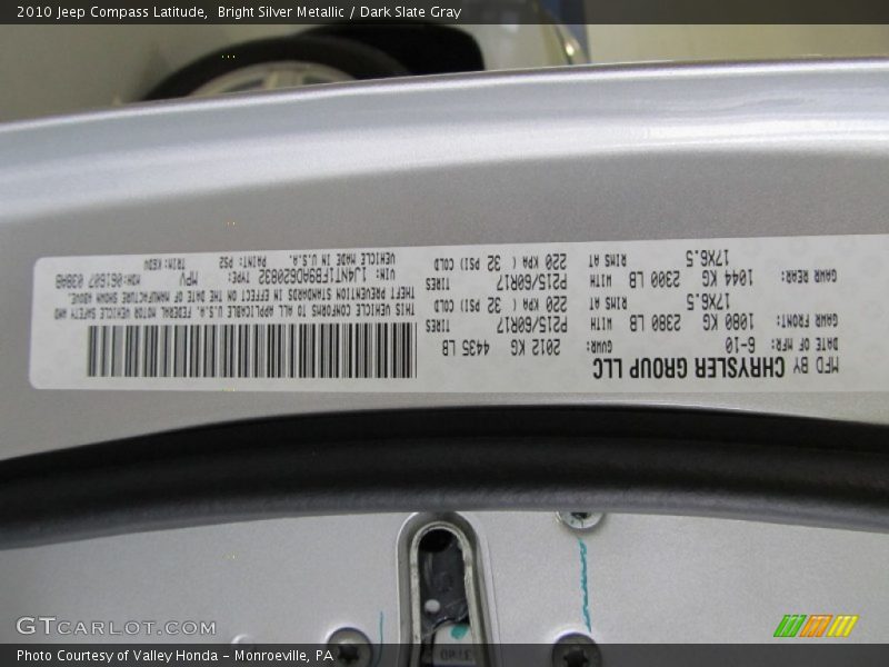 Bright Silver Metallic / Dark Slate Gray 2010 Jeep Compass Latitude