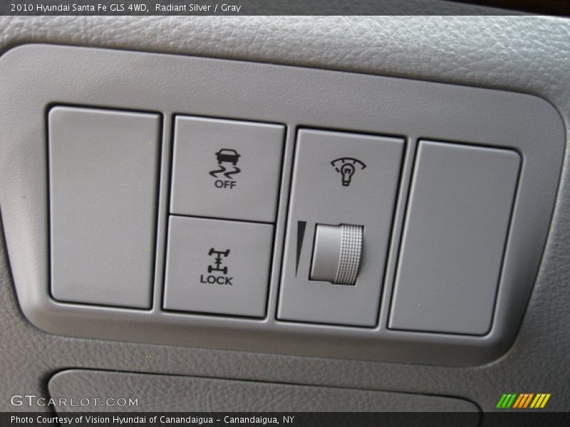 Radiant Silver / Gray 2010 Hyundai Santa Fe GLS 4WD