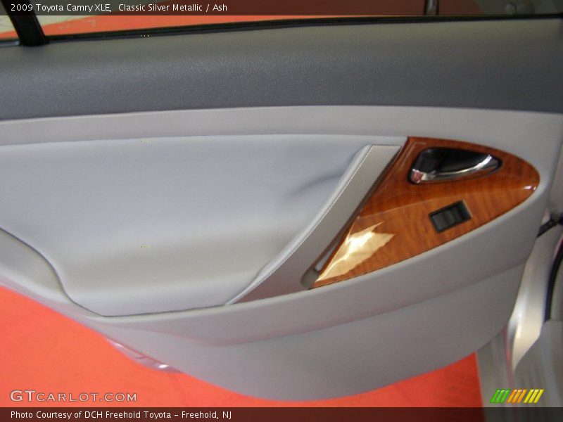 Classic Silver Metallic / Ash 2009 Toyota Camry XLE