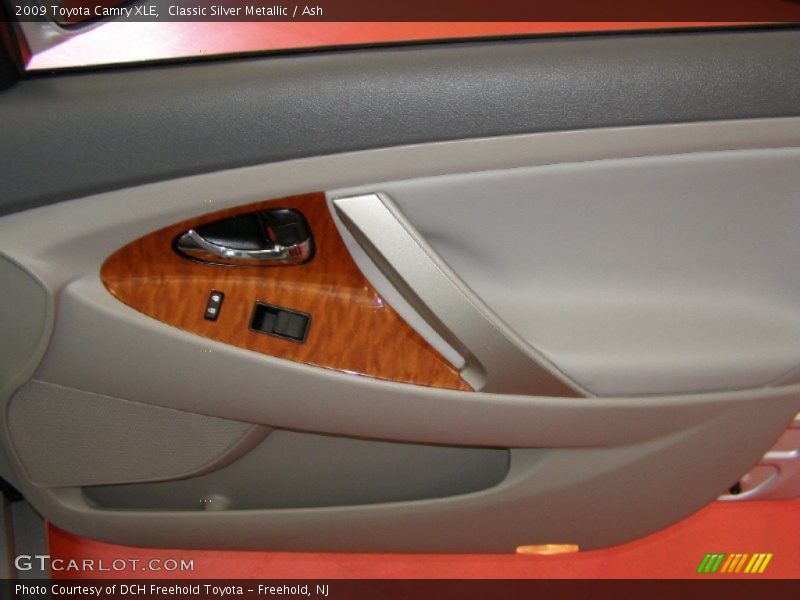 Classic Silver Metallic / Ash 2009 Toyota Camry XLE
