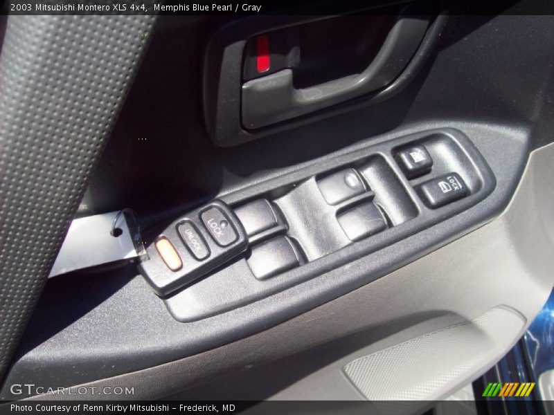 Memphis Blue Pearl / Gray 2003 Mitsubishi Montero XLS 4x4